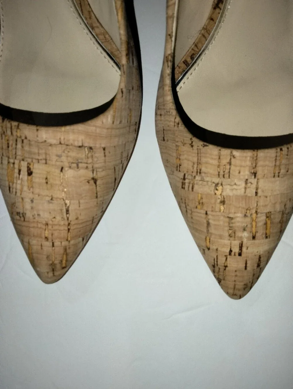 Jessica Simpson elegant pointed